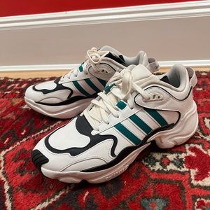 Adidas MAGMUR RUNNER women’s sneakers